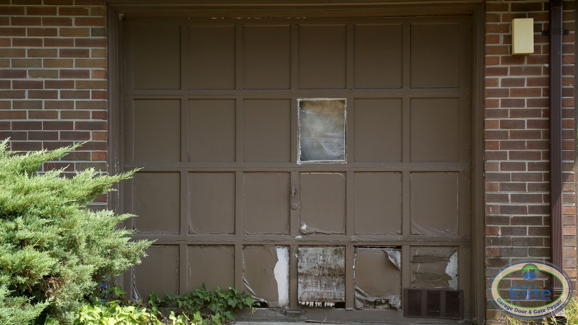 1. Your Opener Makes Excessive Noise During Operation - 5 Signs Your Garage Door Openers are Outdated