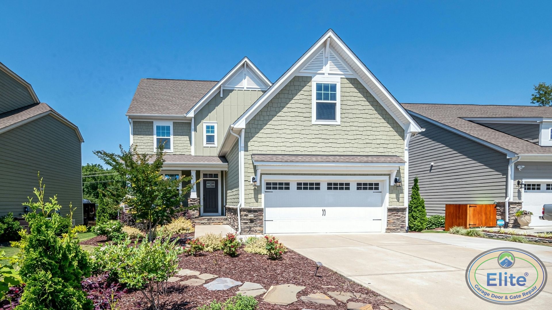 How Chain Drive Openers Handle PNW Moisture and Rain - Comparing Chain Drive vs. Belt Drive Openers for PNW Weather