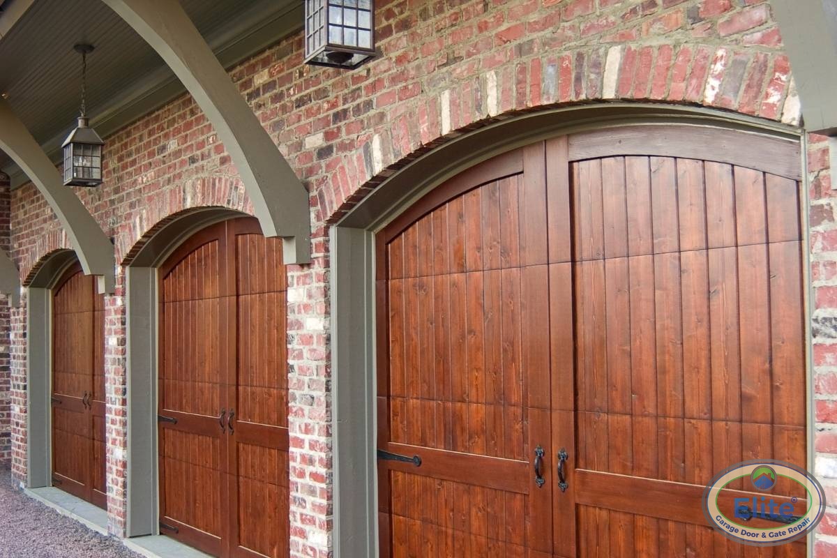 How Does Aluminum Hold Up in Washington Weather? - Why Aluminum Gates are Popular for Bothell Modern Homes