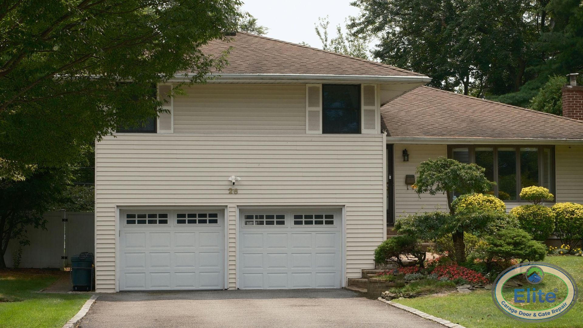 How Roll-Up Garage Doors Save Valuable Space - Roll-up Garage Doors: Benefits for Small Spaces