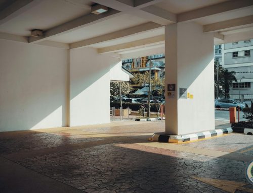 How to Verify Credentials and Licensing When Hiring a Garage Door Company in 98087