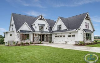 Roll-up Garage Doors: Benefits for Small Spaces