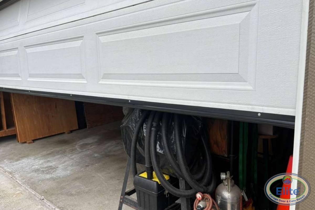 What's the Best Insulation Material for Pacific Northwest Garage Doors? - Top-Rated Insulated Garage Doors for Year-Round Comfort