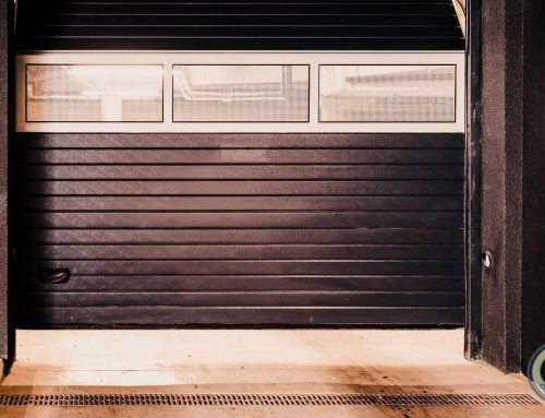 What’s the Difference Between Residential and Commercial Garage Door Service in Lynnwood?