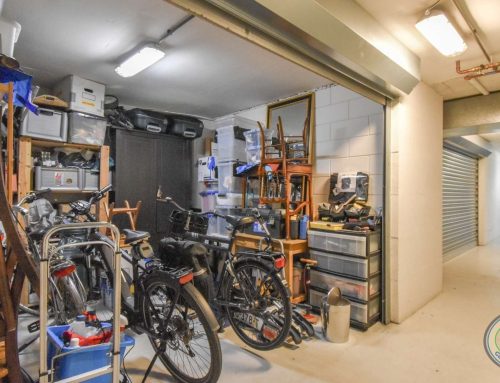 Why Hiring a Licensed and Bonded Garage Door Contractor Protects Your Lynnwood Home